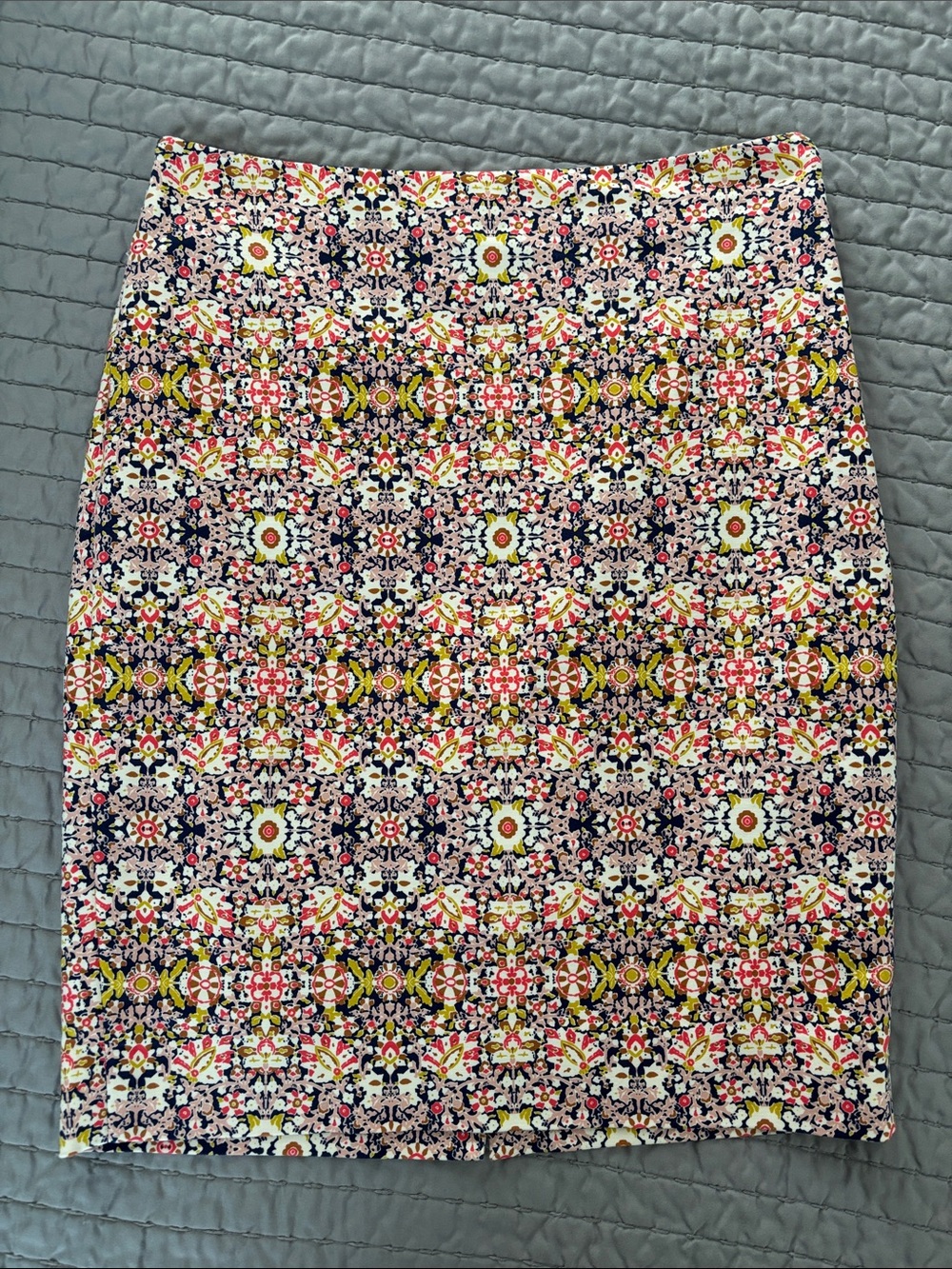The Limited Mosaic Print Pencil Skirt, 0P, EUC
